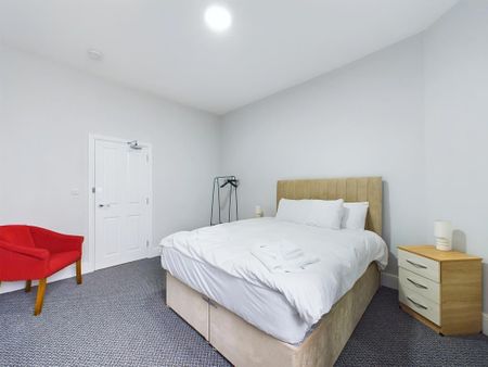 1 bedroom in a house share to rent - Photo 4