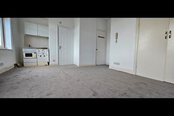Studio Flat, Golders Green Road, NW11 - Photo 1