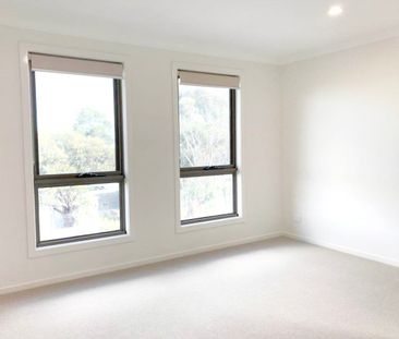 Spacious 3-Bedroom Home with Modern Kitchen & Entertainer’s Backyard - Photo 1