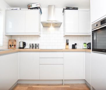 2 bedroom terraced house to rent - Photo 4