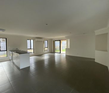 1 Willow Rise Drive, Waterford QLD 4133 - House For Rent | Domain - Photo 2