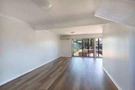 Spacious freestanding 3 bedroom house - Photo 3