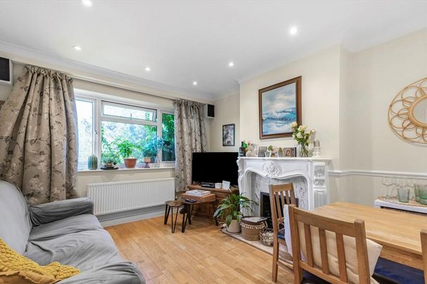 3 bedroom flat to rent - Photo 1