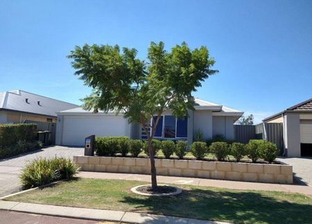 Stunning 4x2 family house for rent in the prestigious Glade Estate - Photo 2
