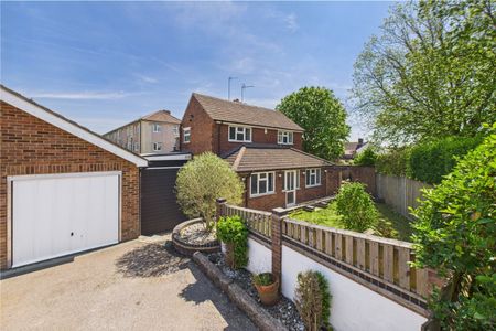 Burghfield Road, Reading, Berkshire, RG30 - Photo 4
