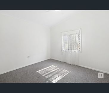 25 Grace St, Mannering Park, NSW 2259 - Photo 5