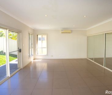 4 BEDROOM HOME WITH OCEAN VIEWS! - Photo 1