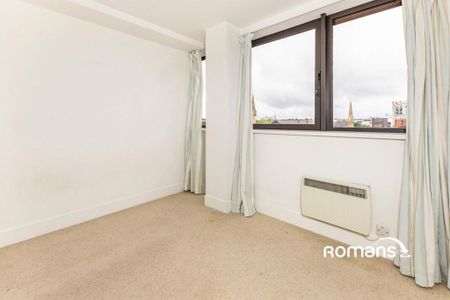 3 bedroom flat to rent - Photo 5
