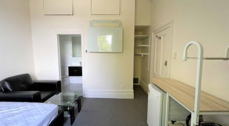Fully Furnished Ensuite room on London Street - Photo 5