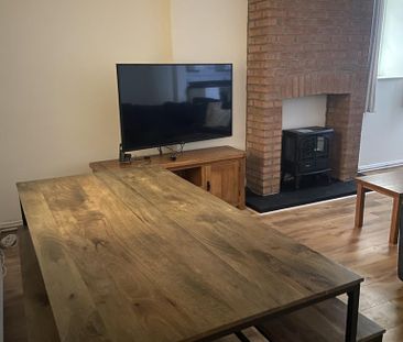 2 bedroom ground floor flat to rent - Photo 2