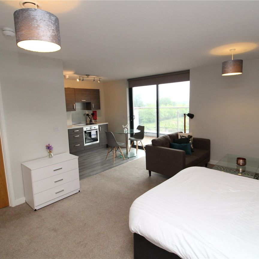 Studio To Rent - Photo 1