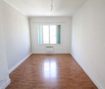 Appartement 3 pièces 57m2 MARSEILLE 5EME 737 euros - Photo 1