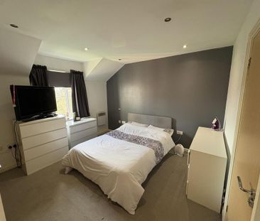 2 bedroom flat to rent - Photo 2