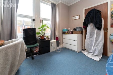 4 bedroom terraced house to rent - Photo 3