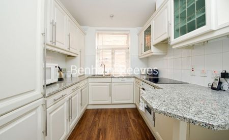 3 Bedroom flat to rent in Bracknell Gardens, Hampstead, NW3 - Photo 3