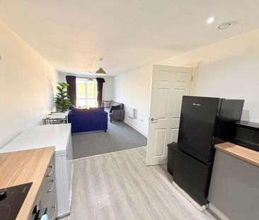 Newton Road, Yeovil, Somerset - Photo 3