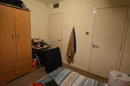 2 Bedroom Apartment - Photo 3