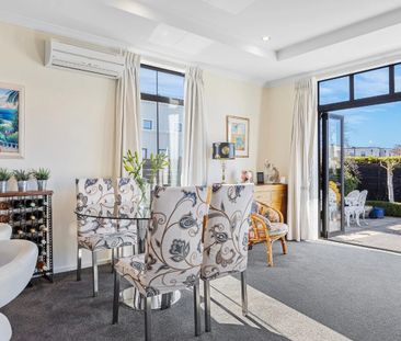 Sleek and Contemporary Home - Photo 4