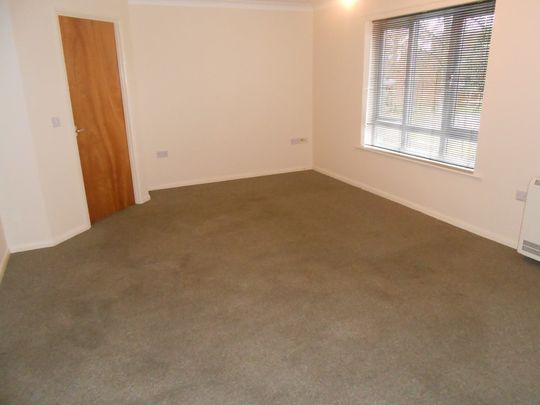 2 Bed Flat, Brook Court, NG7 - Photo 1