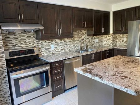 For Lease - 3251 Valcourt Crescent Unit# Upper, Mississauga, Ontario - Photo 4