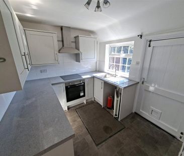 2 bedroom terraced house to rent - Photo 4