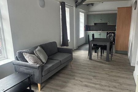 3 bedroom flat to rent - Photo 3