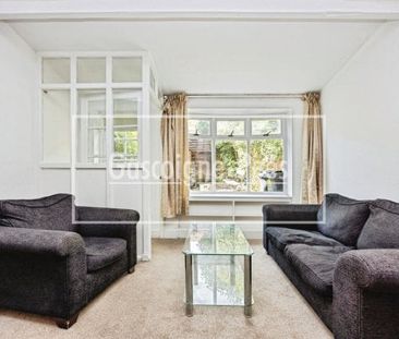 Town Centre Farnham - Photo 3