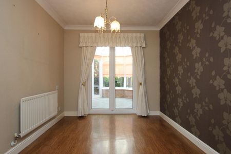 3 bedroom Bungalow To Let Total Size: 980 SQ FT - Photo 2