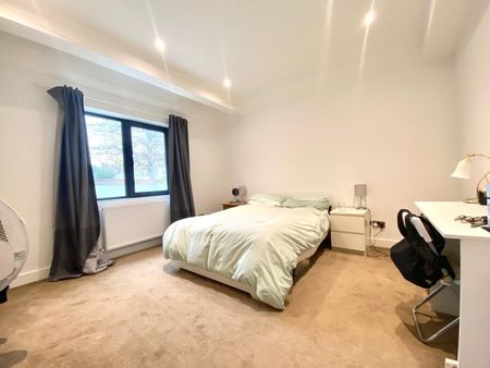 3 Bed Flat, Evelyn Road, SW19 - Photo 3