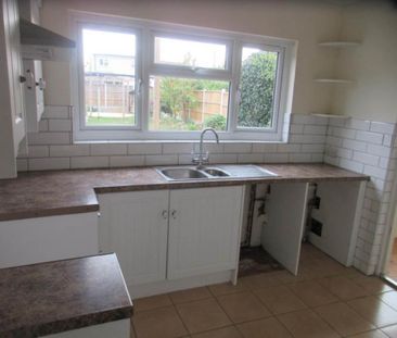 3 bedroom detached house to rent - Photo 4