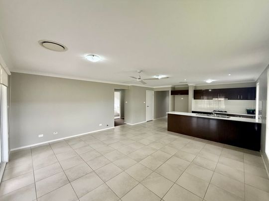 2 Bowerbird Close, Aberglasslyn - Photo 1