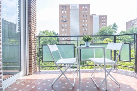 Avinguda de la Plata, Valencia, Valencian Community 46004 - Photo 5