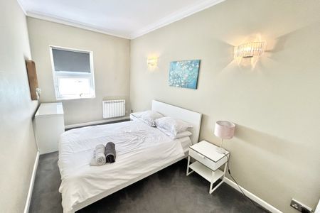 South Parade - Photo 5