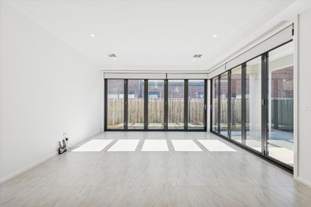 18 Bremer Circuit, Keysborough VIC 3173 - House For Rent | Domain - Photo 4