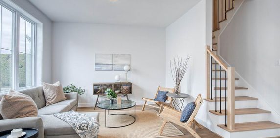1 MOIS GRATUIT ! Grand 5 1/2 sur 2 étages, LIBRE - Condo / appartement / logement à louer La Présentation - Photo 2