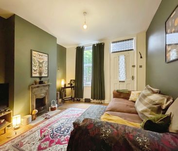 2 bedroom Mid Terraced House to let - Photo 2