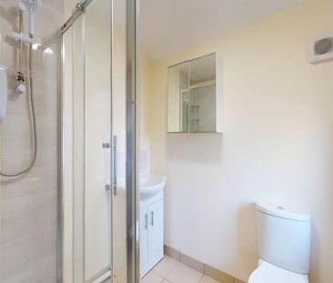 4 bedroom semi-detached house to rent - Photo 3