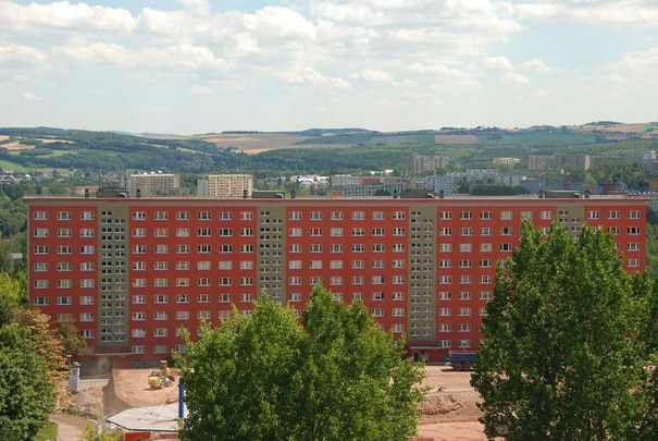 Familienwohnung mit Balkon und guten Einkaufsmöglichkeiten - Foto 1