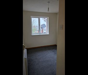 2 Bed Flat, Eleanor Court, CH45 - Photo 4