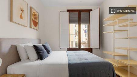 3 room luxury Apartment for rent in Barcelona, Catalonia - Photo 2