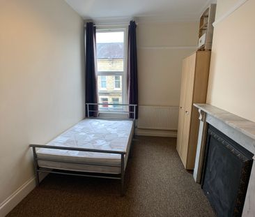 Feversham Crescent, Wigginton Road - P2111 - Photo 3