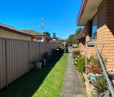 Neat and Tidy 2 Bedroom Unit - Photo 3