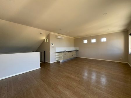 Luxury Living Across Three Levels with Uninterrupted Views. - Photo 5