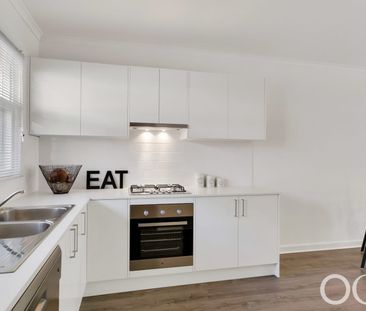 Open the Door to Sunlit Comfort - Photo 5