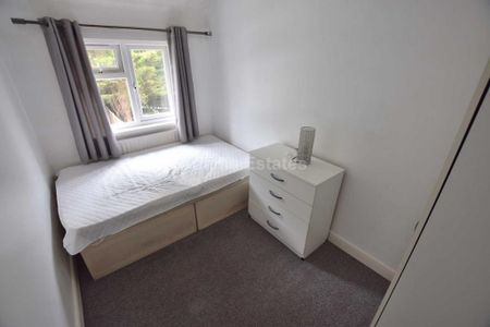 4 bedroom terraced house to rent - Photo 4