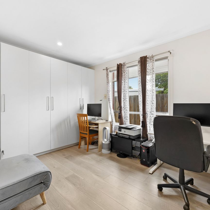 1 Queen St, Lalor VIC 3075 - House For Rent | Domain - Photo 1