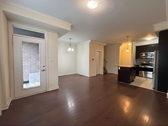 $2,499 / 2 br / 2.5 ba / 100- 590 North Service rd - Photo 1