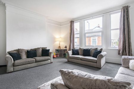 2 Bedroom - Photo 3