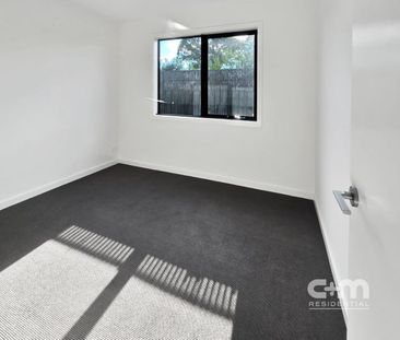 Contemporary Side-by-Side Boutique Home - Photo 6