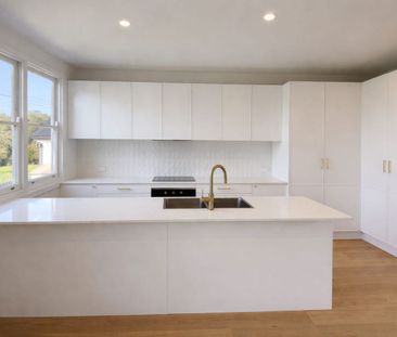 Beautifully Renovated Home in the Heart of Teralba - Photo 4